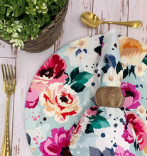 Load image into Gallery viewer, Spring Garden Cover